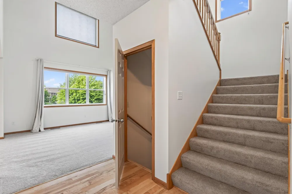 1672 Lenox Drive Waconia, MN 55387