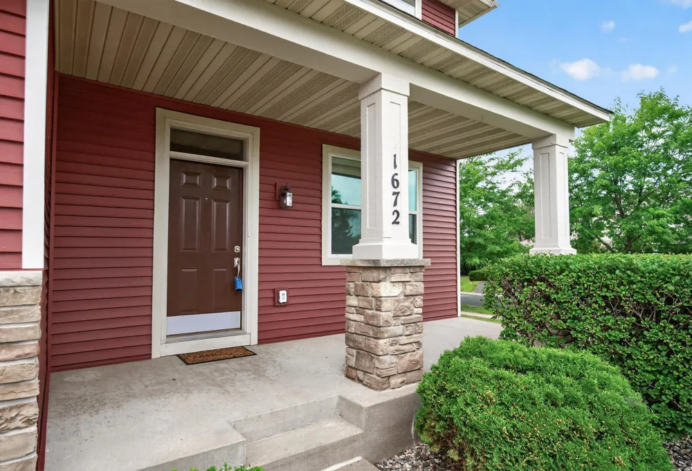 1672 Lenox Drive Waconia, MN 55387