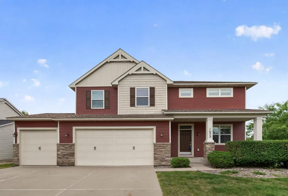 1672 Lenox Drive Waconia, MN 55387