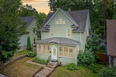1070 Minnehaha Avenue E