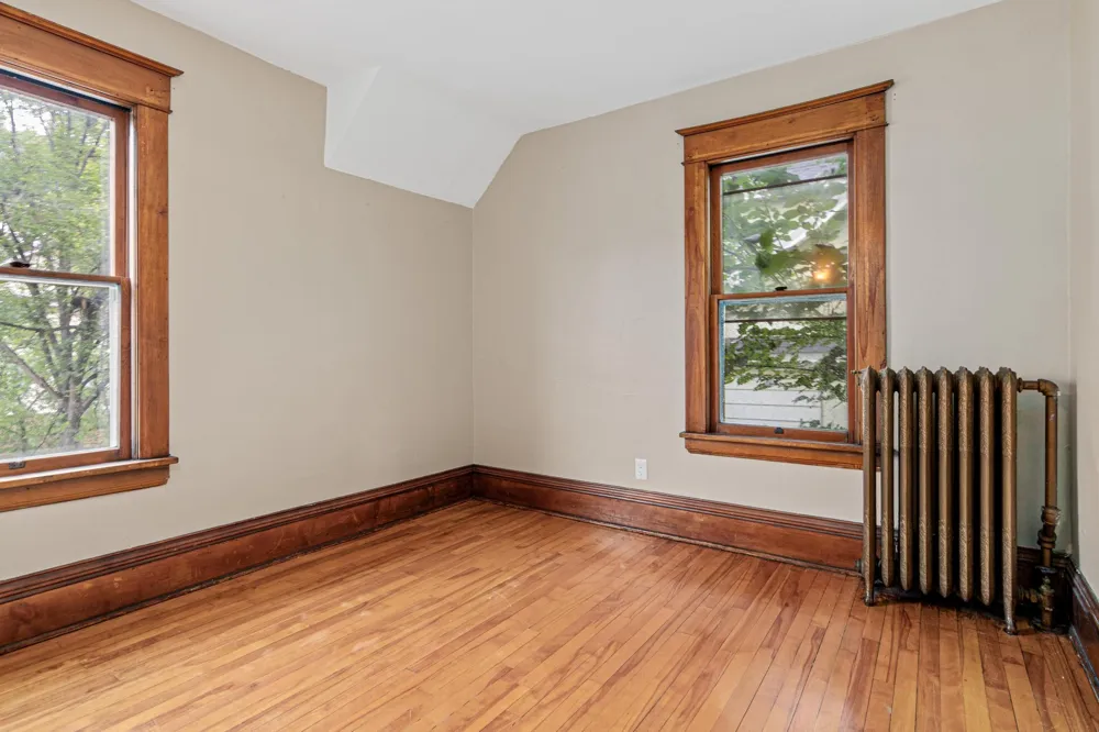 1070 Minnehaha Avenue E Saint Paul, MN 55106