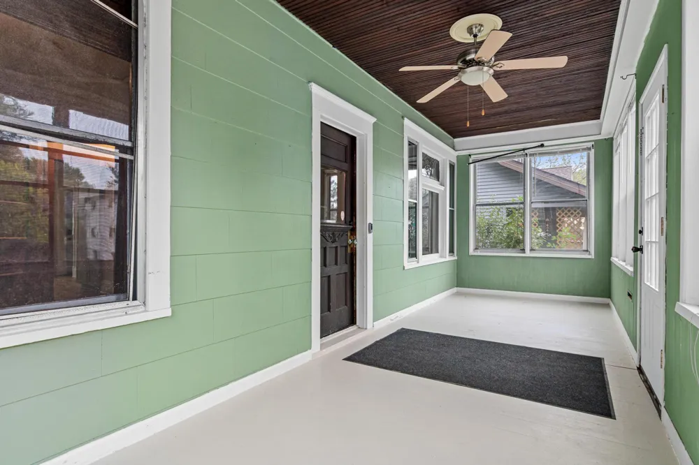 1070 Minnehaha Avenue E Saint Paul, MN 55106