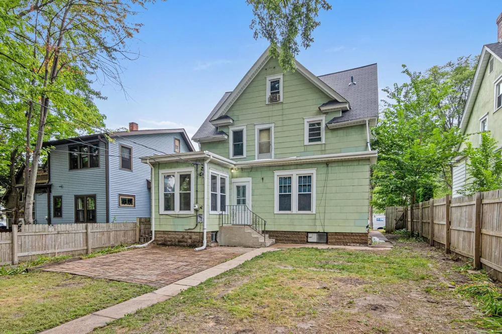 1070 Minnehaha Avenue E Saint Paul, MN 55106