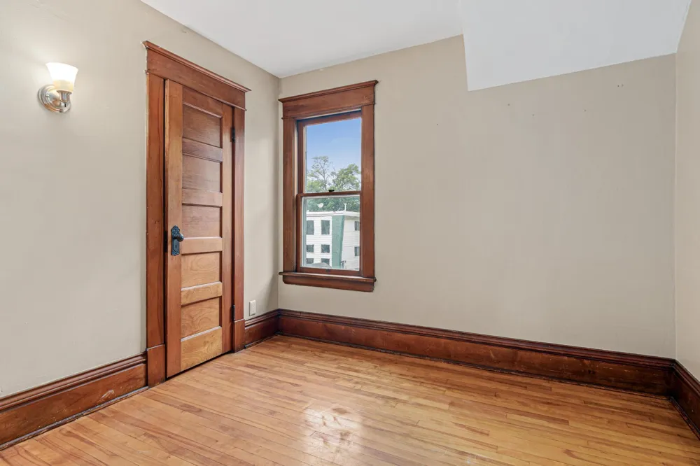 1070 Minnehaha Avenue E Saint Paul, MN 55106