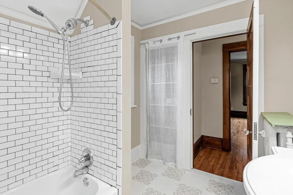 1070 Minnehaha Avenue E Saint Paul, MN 55106