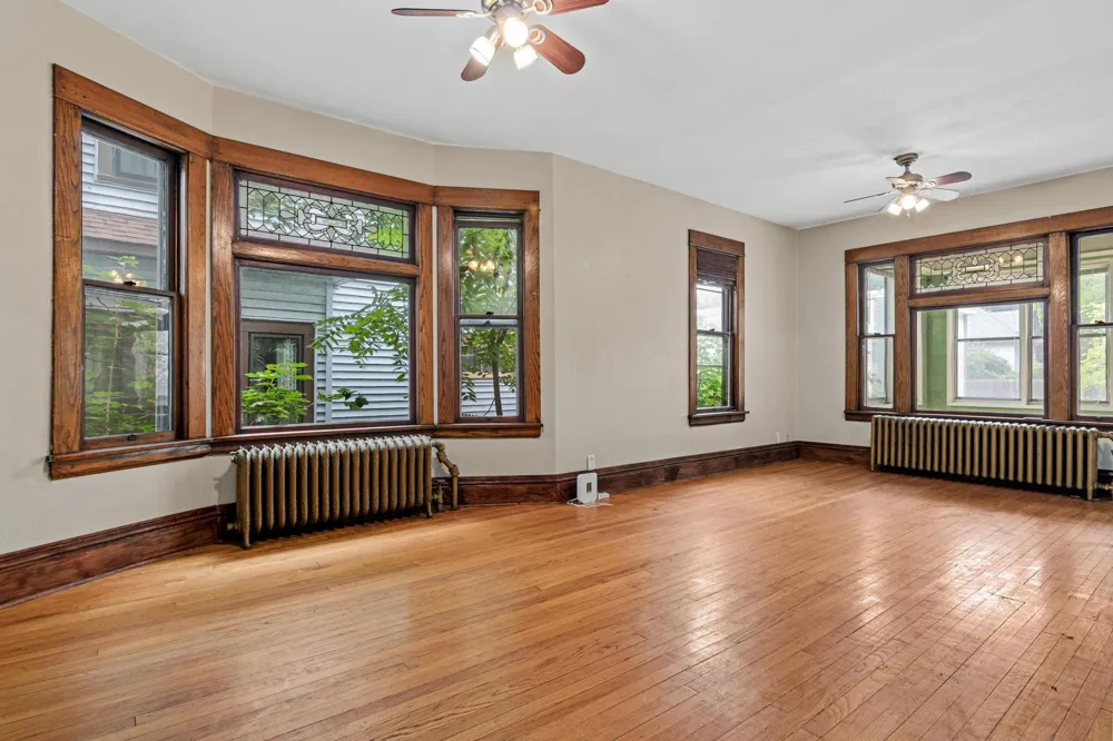1070 Minnehaha Avenue E Saint Paul, MN 55106