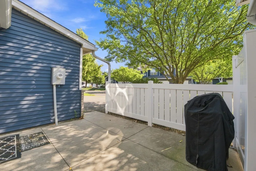 410 Hickory Lane Oakdale, MN 55128