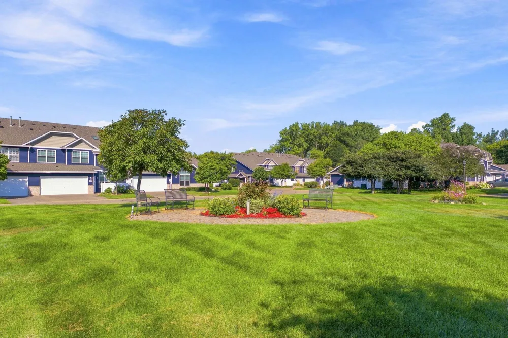 410 Hickory Lane Oakdale, MN 55128