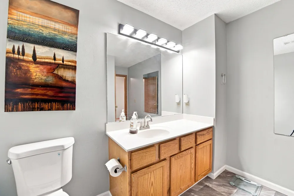 410 Hickory Lane Oakdale, MN 55128