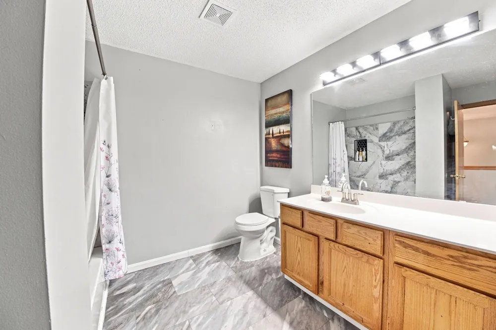 410 Hickory Lane Oakdale, MN 55128