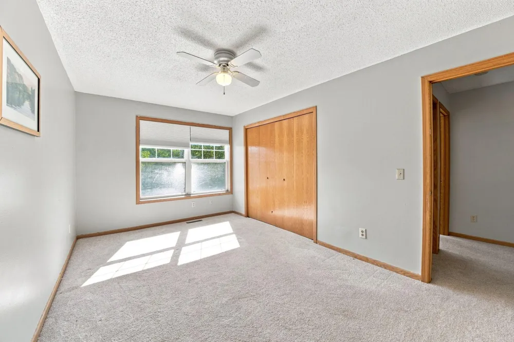 410 Hickory Lane Oakdale, MN 55128