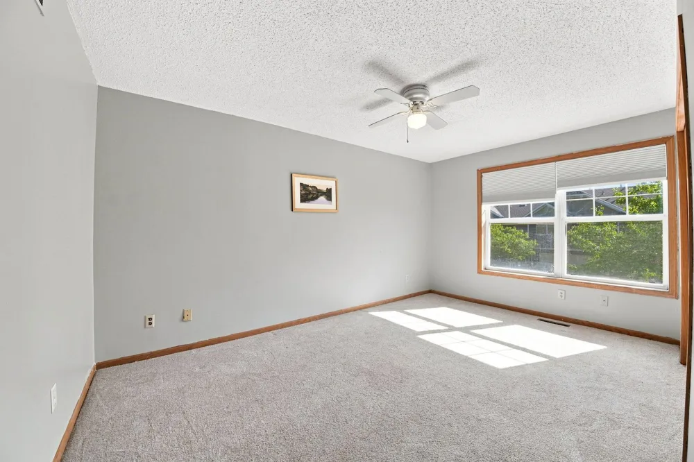 410 Hickory Lane Oakdale, MN 55128