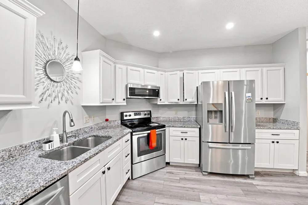 410 Hickory Lane Oakdale, MN 55128