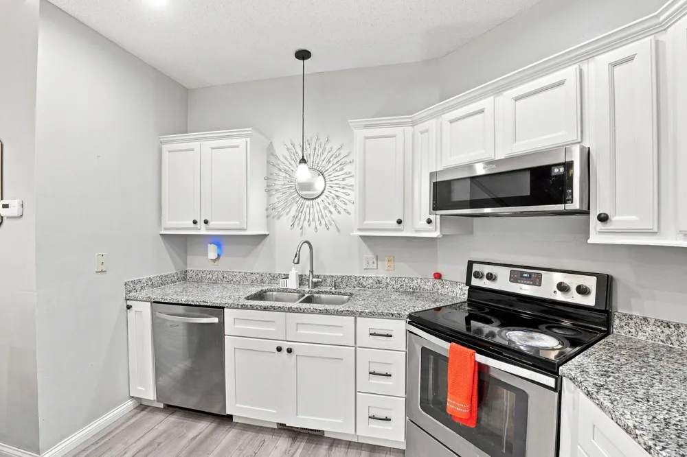 410 Hickory Lane Oakdale, MN 55128