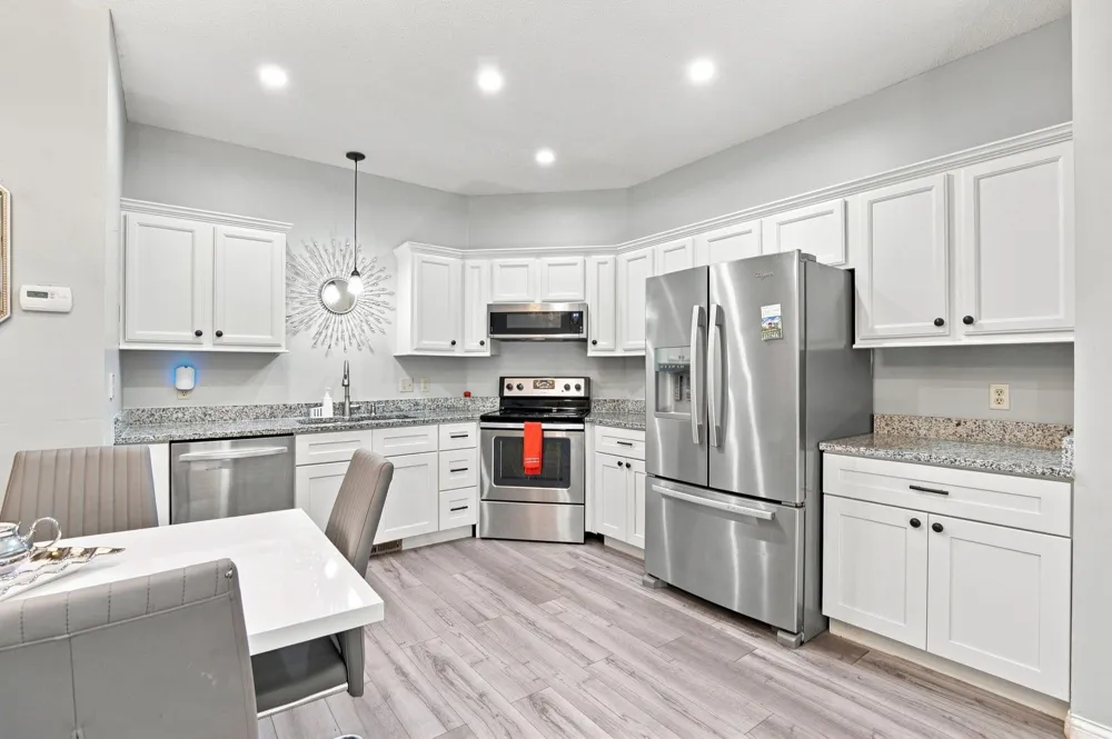 410 Hickory Lane Oakdale, MN 55128