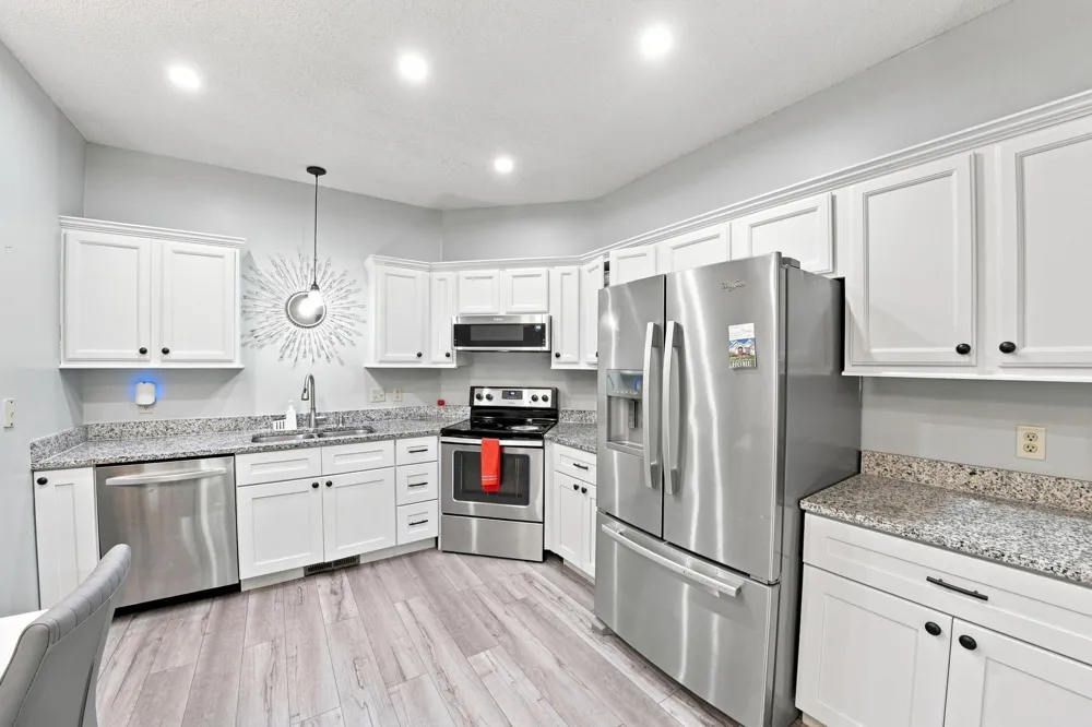410 Hickory Lane Oakdale, MN 55128