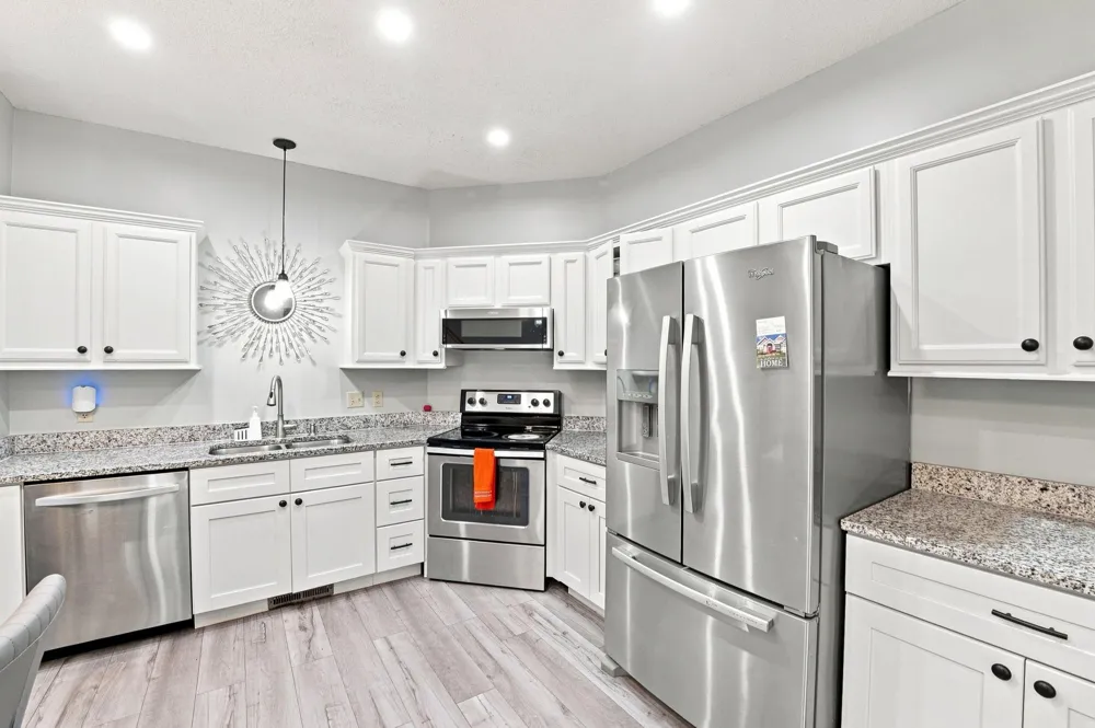 410 Hickory Lane Oakdale, MN 55128