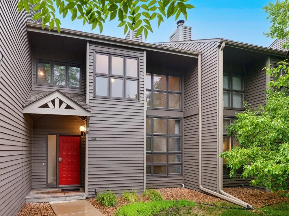1381 Spencer Road W Saint Paul, MN 55108