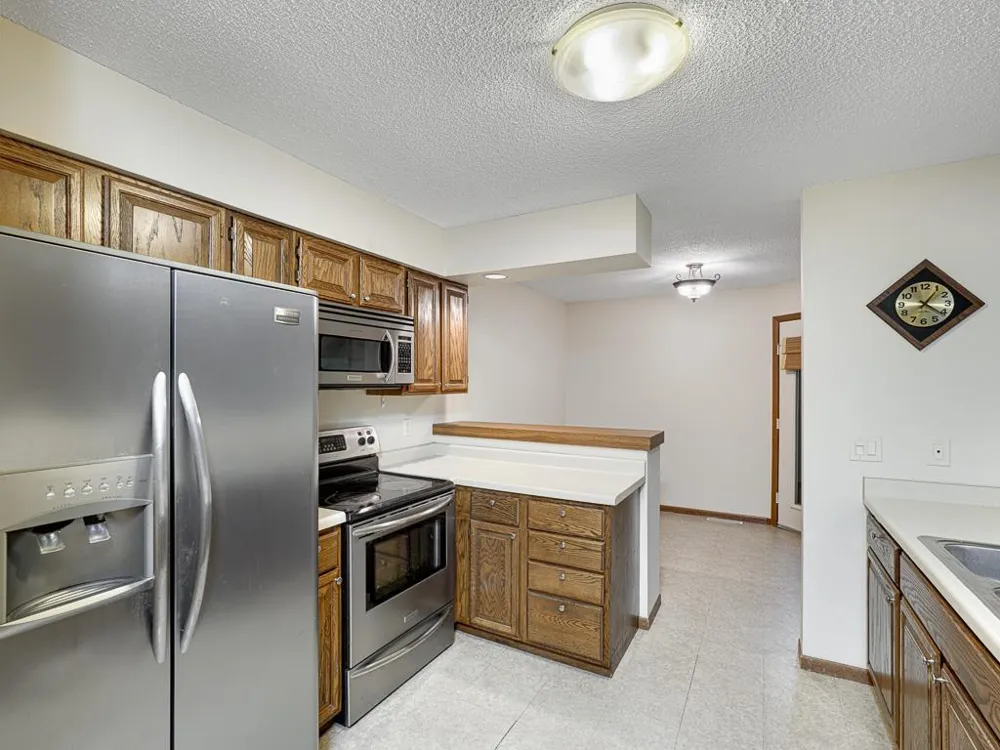 1381 Spencer Road W Saint Paul, MN 55108