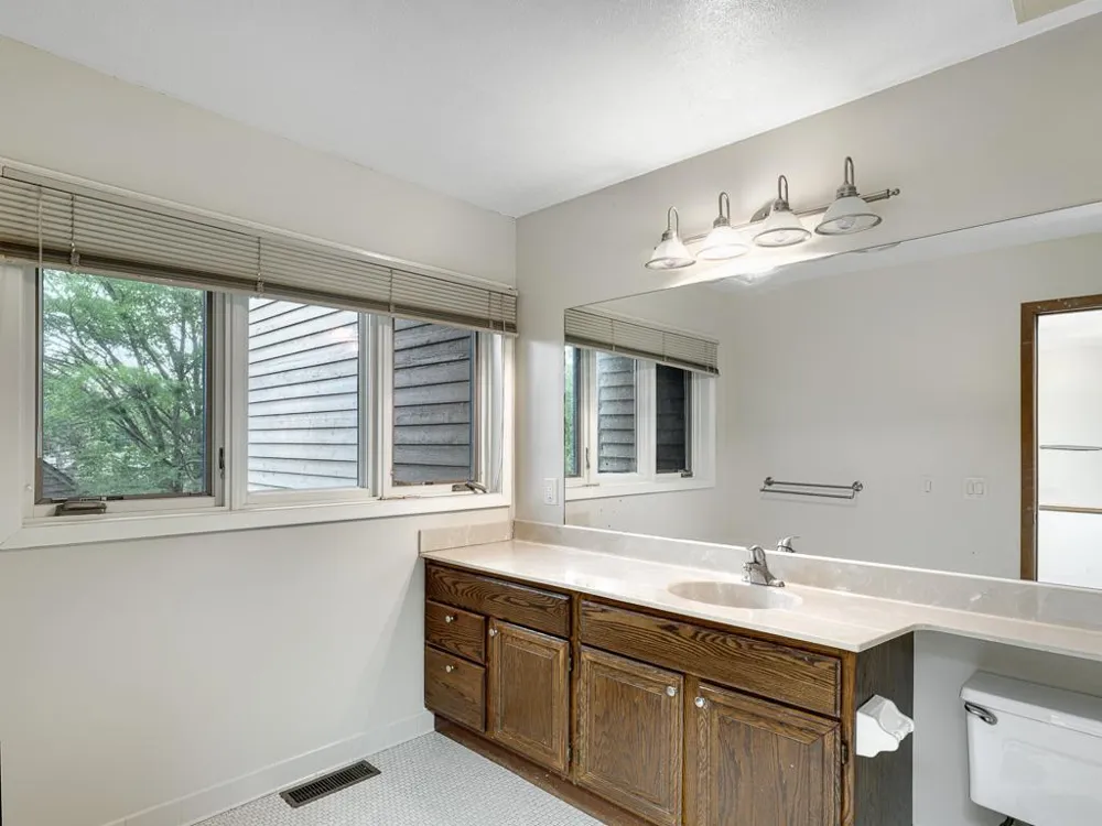 1381 Spencer Road W Saint Paul, MN 55108