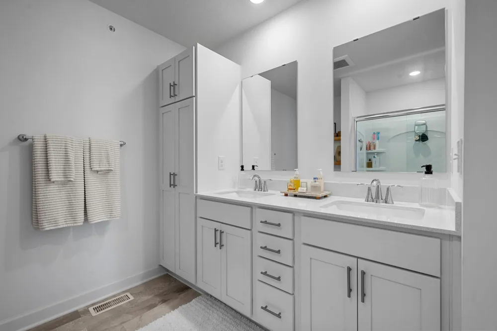 1515 Camden Court Shakopee, MN 55379