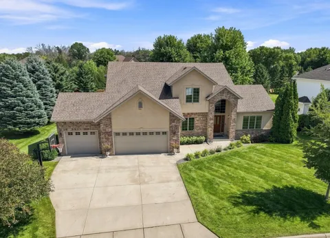 2270 Deer Trail Lane NE