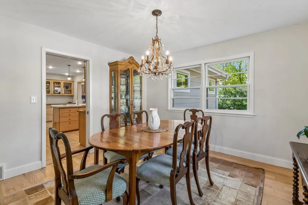290 Ridgeview Drive E Wayzata, MN 55391