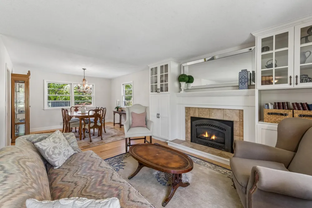 290 Ridgeview Drive E Wayzata, MN 55391