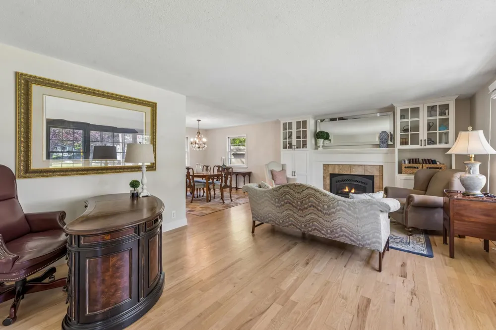 290 Ridgeview Drive E Wayzata, MN 55391