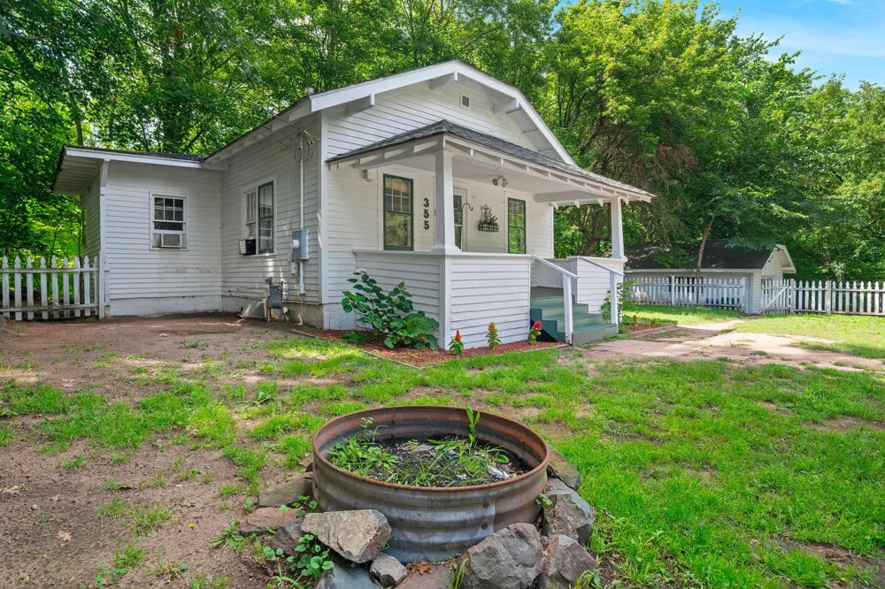 355 West Street Taylors Falls, MN 55084