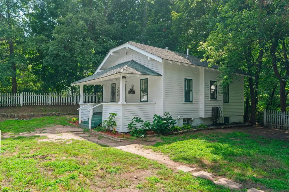 355 West Street Taylors Falls, MN 55084