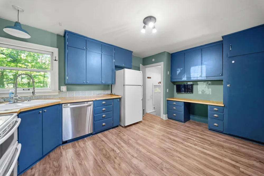 355 West Street Taylors Falls, MN 55084