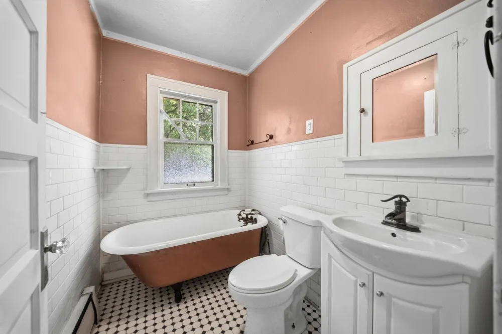 355 West Street Taylors Falls, MN 55084