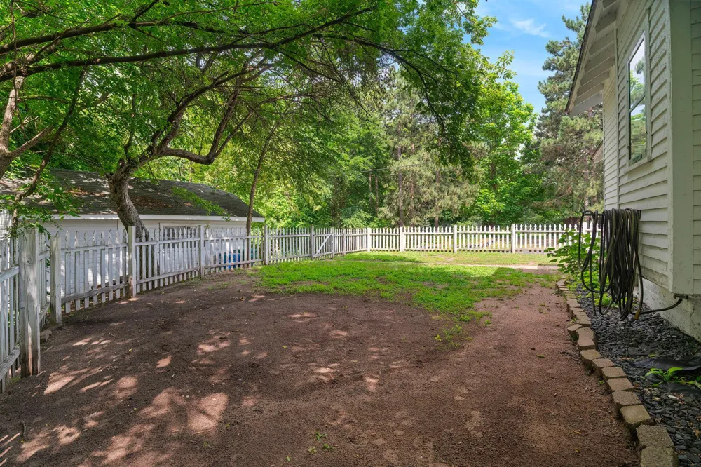 355 West Street Taylors Falls, MN 55084