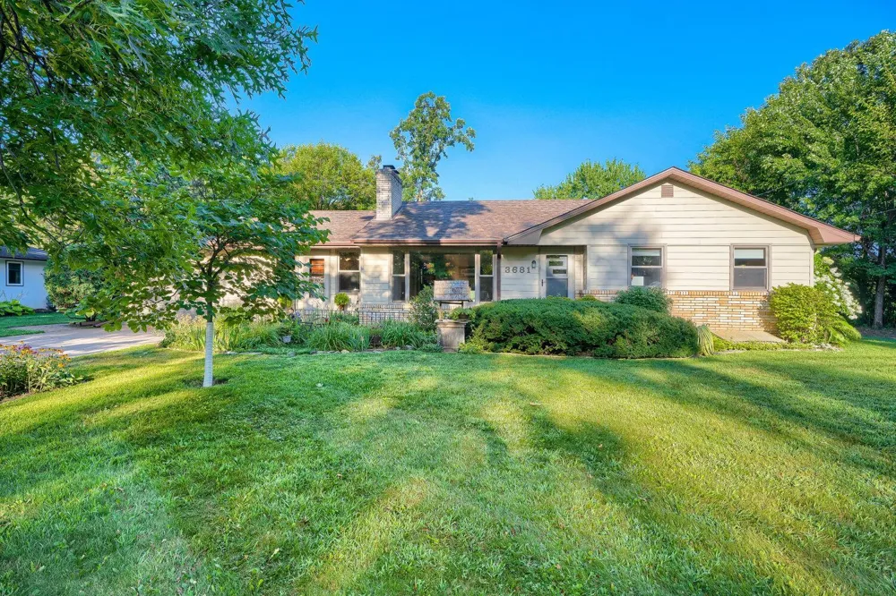3681 Rustic Place Shoreview, MN 55126