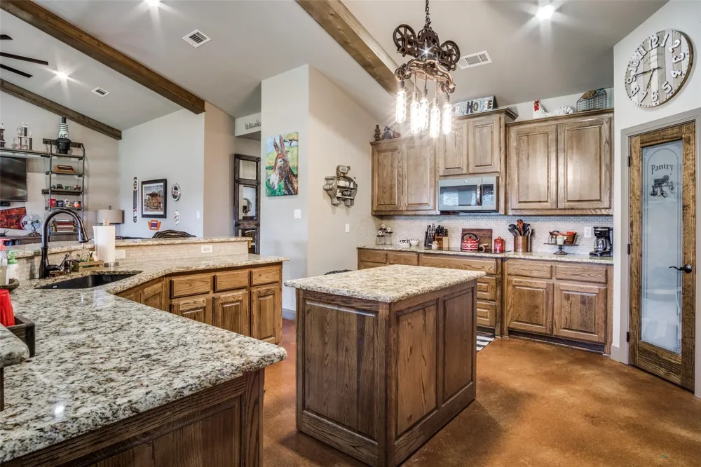 18345 Fm 920 Poolville, TX 76487