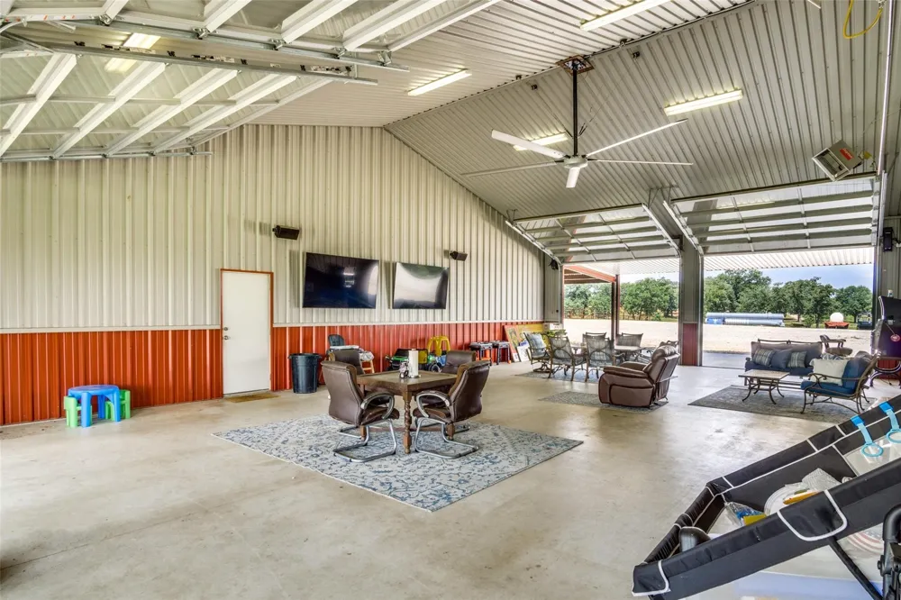 18345 Fm 920 Poolville, TX 76487