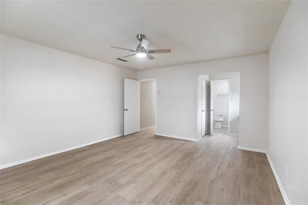 1610 Brown Trail Hurst, TX 76054
