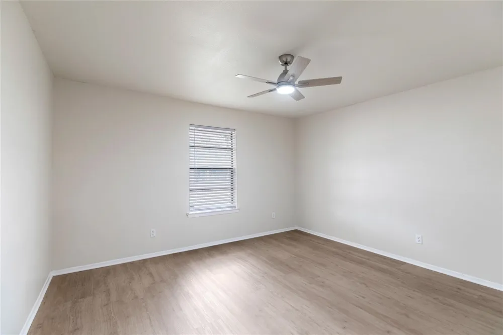 1610 Brown Trail Hurst, TX 76054