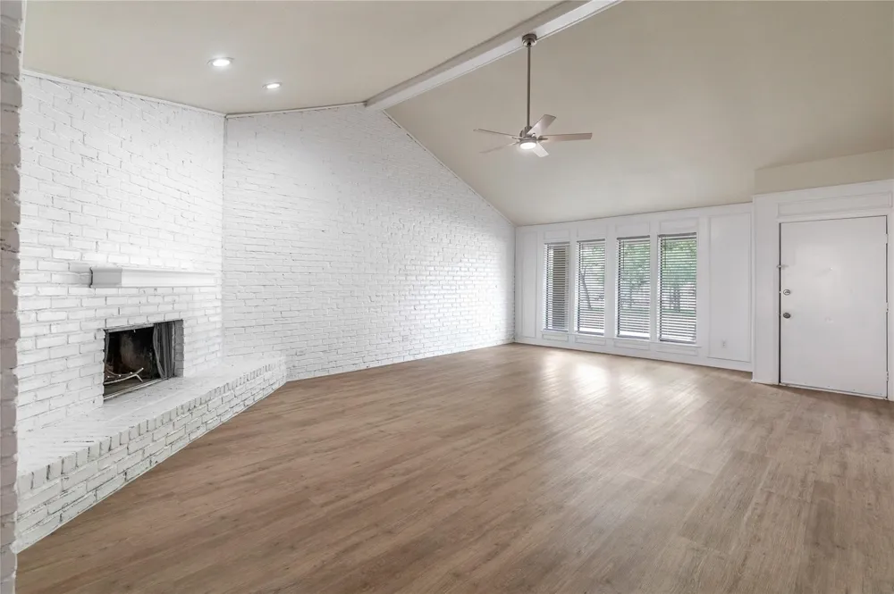 1610 Brown Trail Hurst, TX 76054