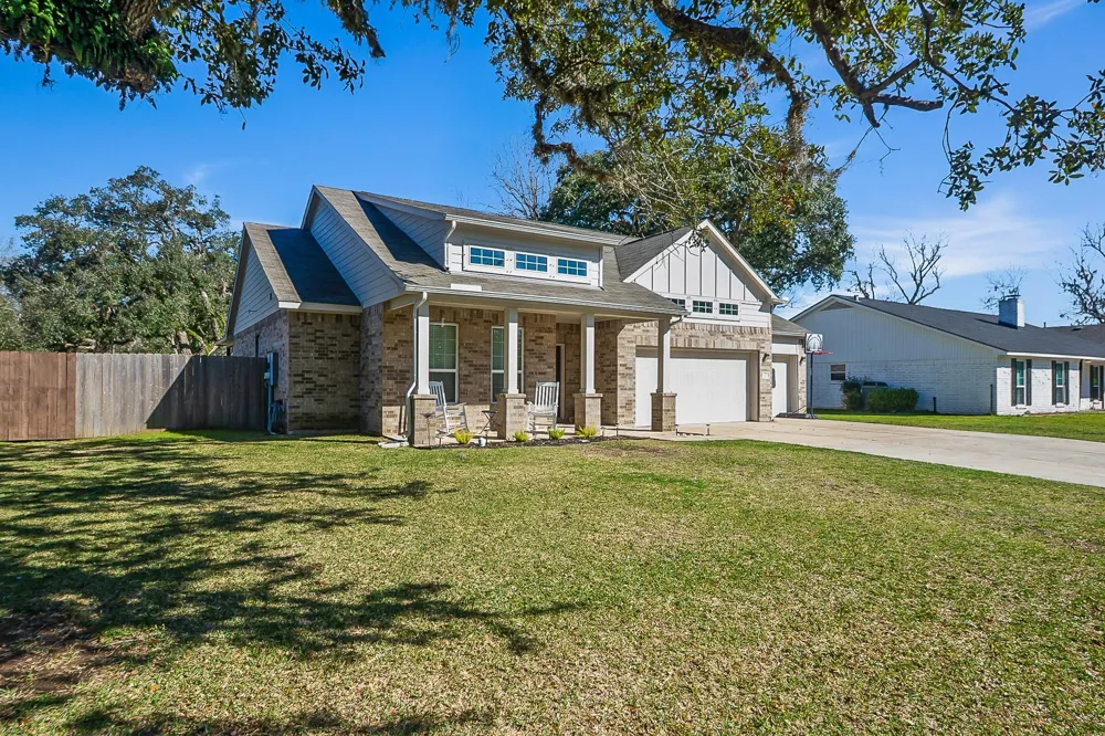 322 Wellshire Drive West Columbia, TX 77486