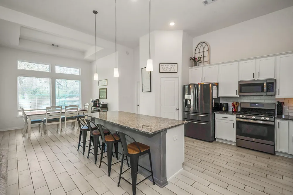 322 Wellshire Drive West Columbia, TX 77486