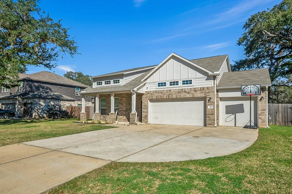 322 Wellshire Drive West Columbia, TX 77486