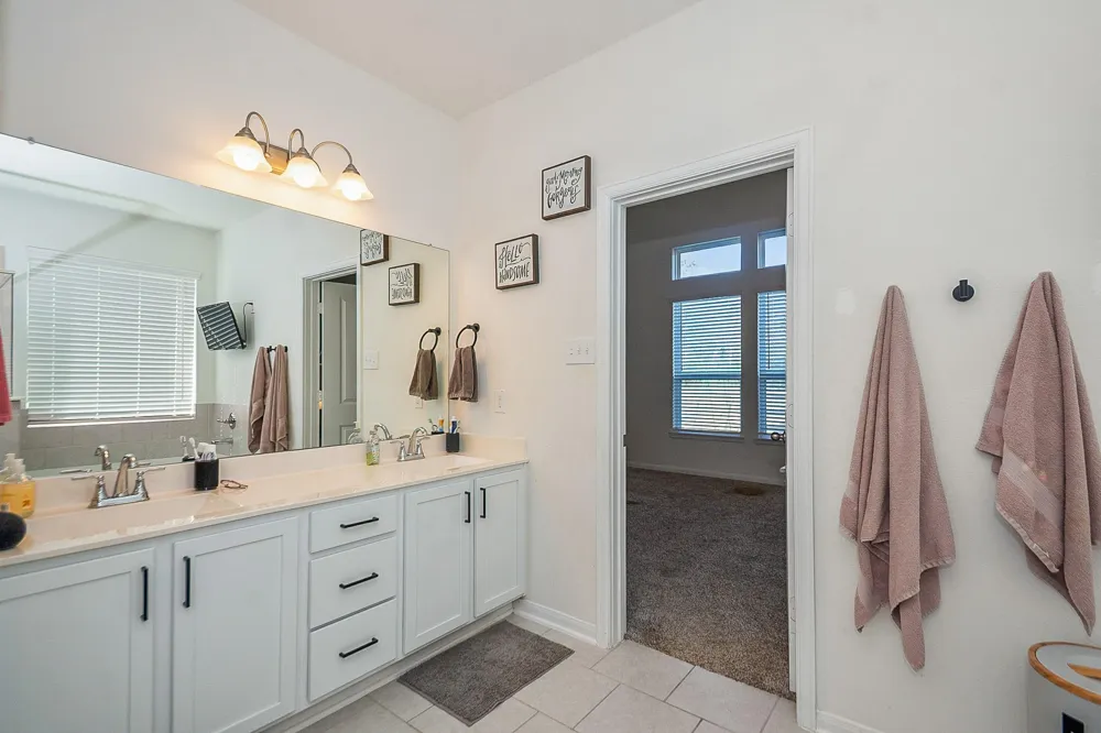 322 Wellshire Drive West Columbia, TX 77486