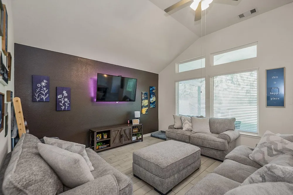 322 Wellshire Drive West Columbia, TX 77486