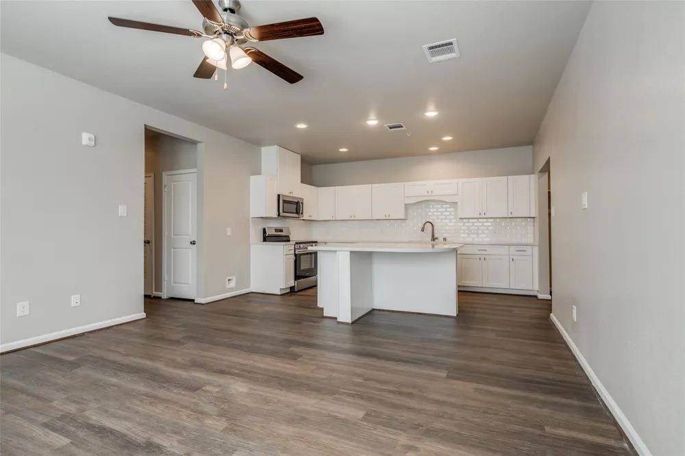 137 Park Place Circle #A Waller, TX 77484