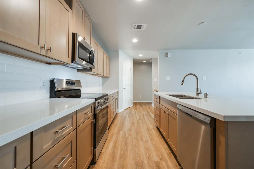 211 Park Place Circle #D Waller, TX 77484
