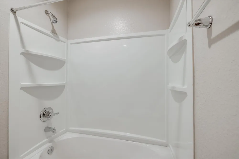 211 Park Place Circle #D Waller, TX 77484