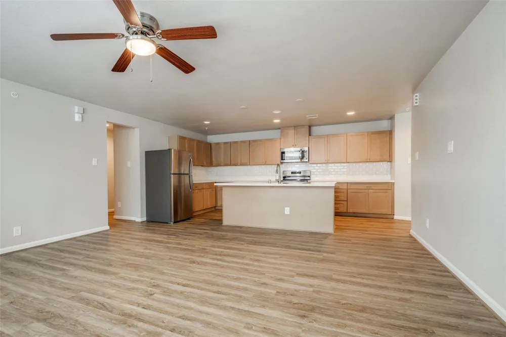 211 Park Place Circle #D Waller, TX 77484