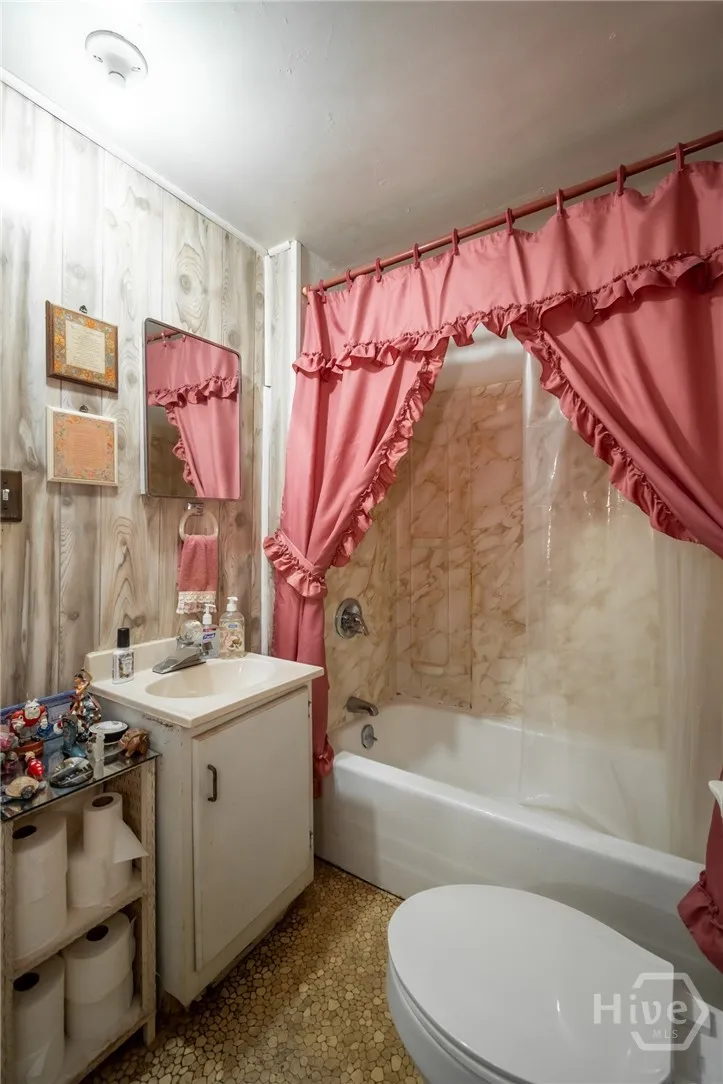 6484 Jefferson River Road Athens, GA 30607